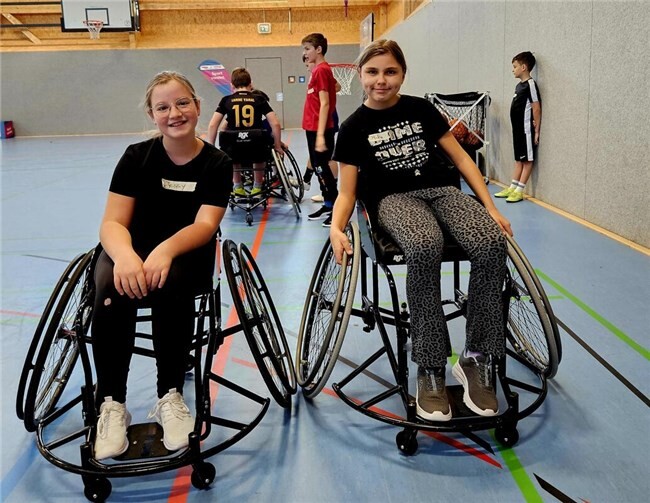 Besonders viel Freude hatten die Kinder beim Rollstuhlbasketball.