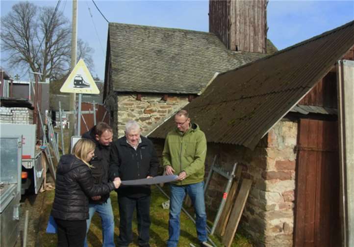 Besprechung vor dem alten Spritzenhaus.Quelle: Stadtverwaltung Dierdorf