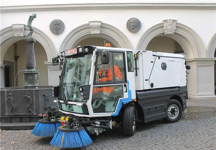 Besser als die Dieselvariante: die elektrische Kompaktkehrmaschine. Foto: Stadt Koblenz