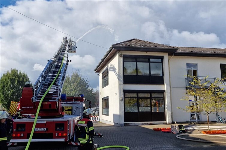 Bestandteil des Feuerwehrbedarfsplanes sind auch notwendige Ausrüstung und schutzbedürftige Objekte. Wie hier ein Leiterwagen an der Mareien-Grundschule