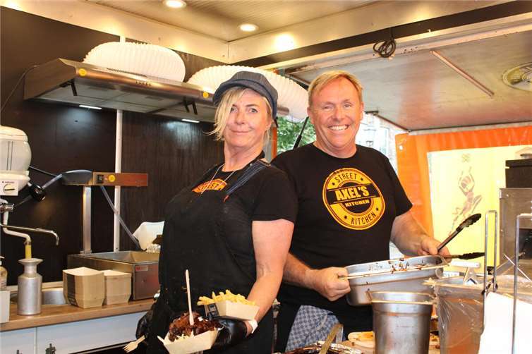 Bunte Genusswelt am Prümer Wall Beste Laune herrschte auch bei „Axel`s Kitchen“.