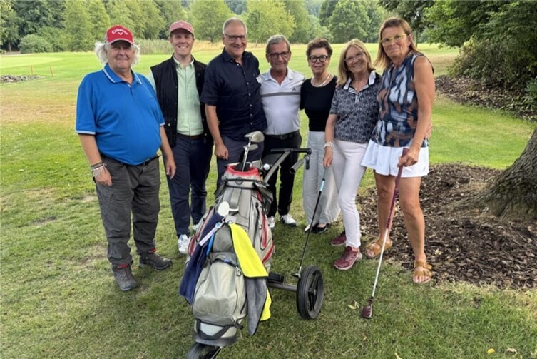 Beste Laune herrschte auf dem Platz des Golf- und Landclubs Bad Neuenahr bei Spielern, Sponsoren und Engagierten in der Hospizarbeit