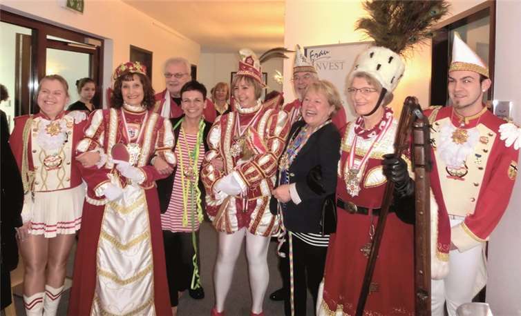 Beste Laune herrschte beim Besuch des Dreigestirns in den Räumen von „Frau-Invest“. privat