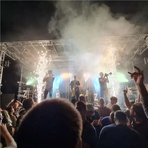 Beste Partystimmung war garantiert. Fotos: Dorfgemeinschaft Kattenes