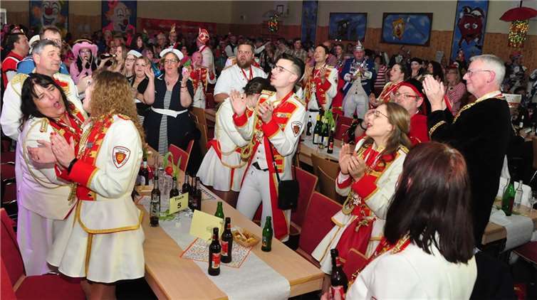 Beste Stimmung bei den Vordereifler Närrinnen und Narren.