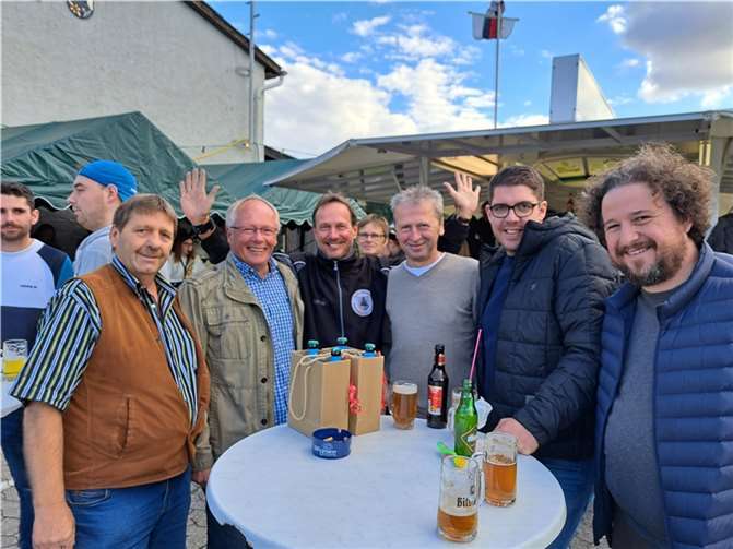 Beste Stimmung herrschte auf der Kirmes in Niederdürenbach.  Fotos: privat