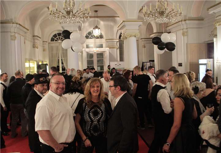 Beste Stimmung herrschte unter den Partygästen.