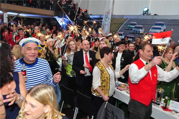 Beste Stimmung im Eventgarten in Mayen, wo zum ersten Male die Krönungsfeier der Stadt Mayen stattfand.