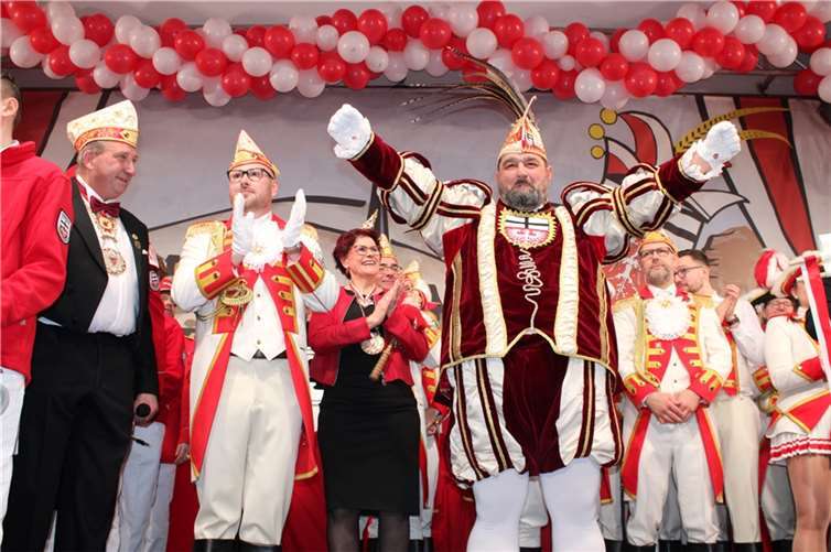 Beste Stimmung im Saal und auf der Bühne – Ahrweiler hat eine neue Tollität!