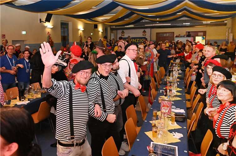 Beste Stimmung in der Sinziger Narrhalla.