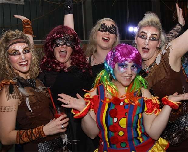 Beste Stimmung ist beim Maskenball in Nievern garantiert.Willi Willig