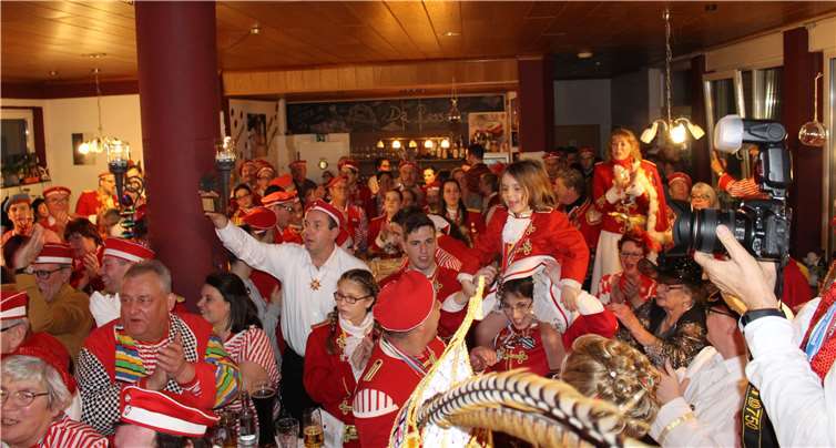 Beste karnevalistische Stimmung herrschte beim Regimentsball der Rot-Weißen Husaren. Foto: privat
