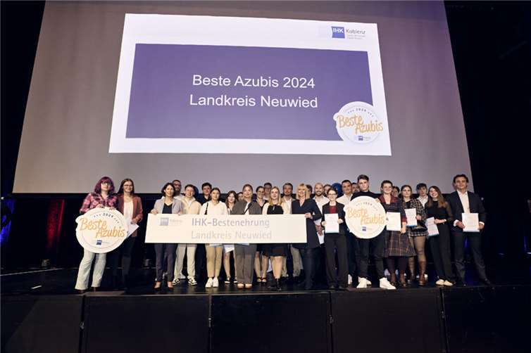 Bestenehrung der Azubis des Landkreises Neuwied.  Foto: Marco Rothburst