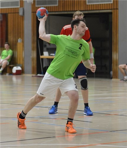 Bester Mendiger Torschütze war Alexander Dick, hier beim Siebenmeterwurf. Anke Bous