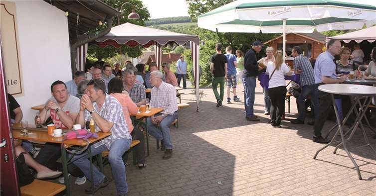 Reges Treiben an der Jägersberghalle