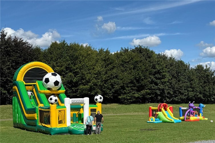 Bestes Wetter und zahlreiche Spielangebote trugen zum Erfolg des Sommerfestes bei. Fotos: Kreisverwaltung / Safak Alagöz