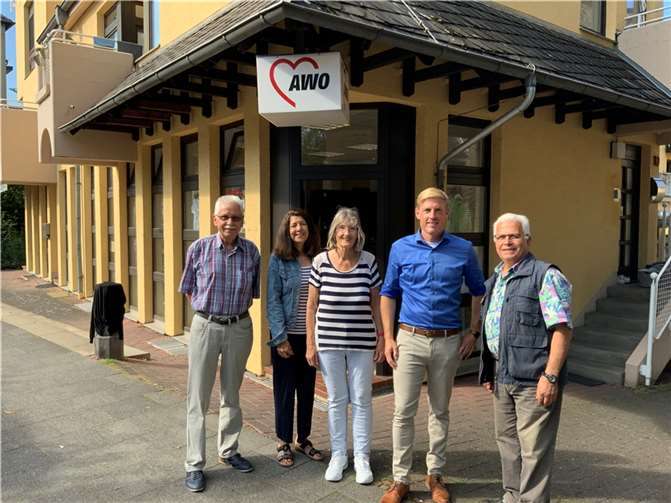 Besuch in der „Fundgrube“ (v.li.n.re.): Lorenz Denn, Motee Spanier, Renate Cichuttek, Christoph Schmitt und Necmettin Deniz. Foto: privat