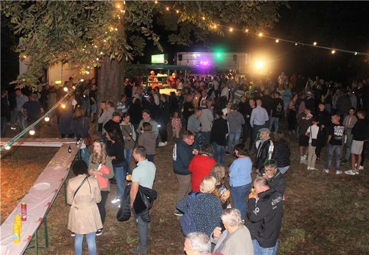 Besucher aus nah und fern feierten unbeschwert beim Leggewiesfest.  Foto: privat