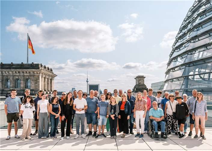 Besuchergruppe mit Teilnehmern aus verschiedenen Regionen des Wahlkreises Montabaur.  Foto: StadtLandMensch-Fotografie im Auftrag des Bundespresseamtes