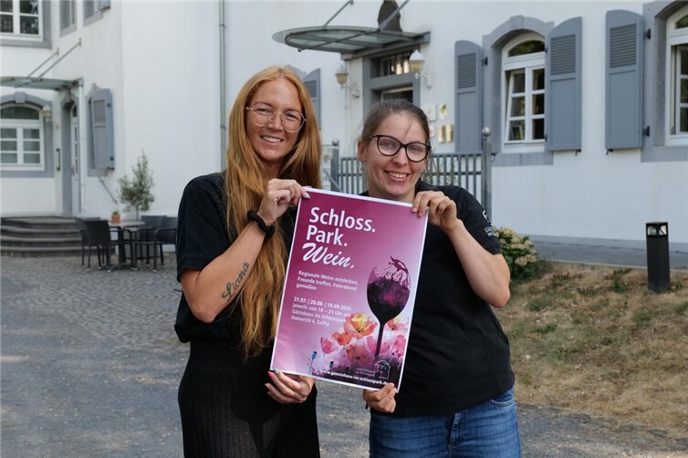 Besucherinnen und Besucher können bei der neuen Veranstaltungsreihe „Schloss.Park.Wein.“ im Gästehaus im Schlosspark regionale Weine und alkoholfreie Alternativen in entspannter Atmosphäre kennenlernen.