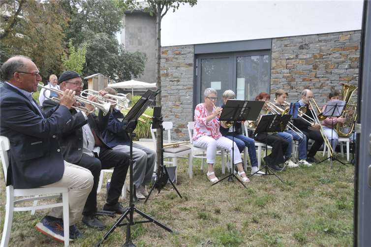 Bethels Posaunenmission sorgte beim Dankes- und Abschiedsfest in Bad Neuenahr-Ahrweiler für festliche Klänge. Foto: Philipp Kreutzer / v. Bodelschwinghsche Stiftungen Bethel