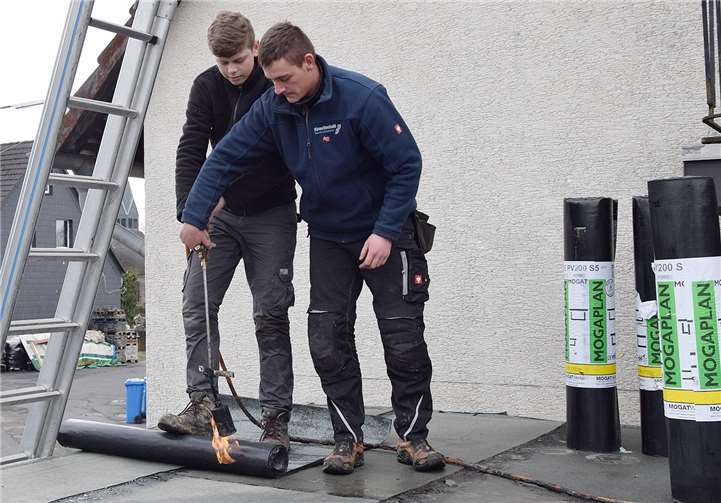 Betriebspraktika sind die beste Voraussetzung für einen Start in die handwerkliche Ausbildung und die HwK vermittelt mit der Aktion „Eine Woche – Deine Chance“ in den Osterferien Corona-konforme Praktikumsplätze.