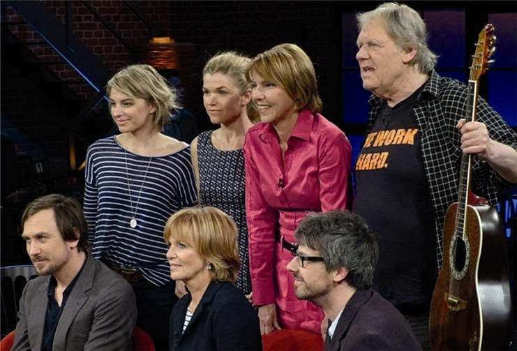 Bettina Böttinger mit ihren Gästen des heutigen Abends.