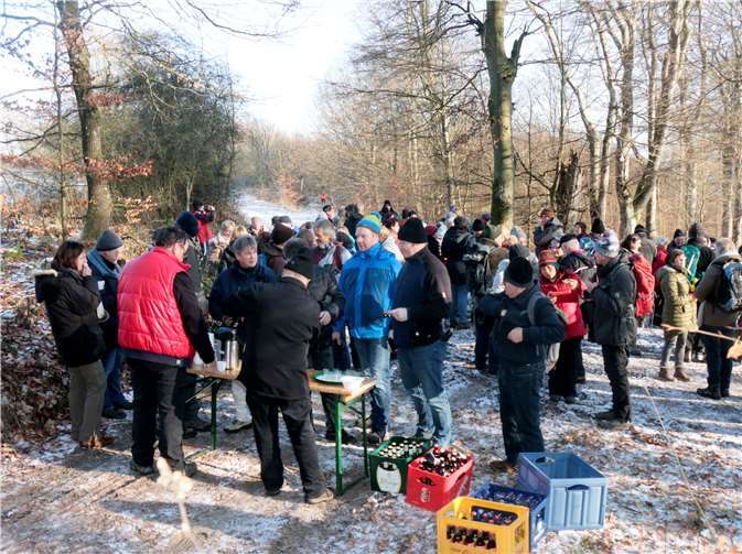 Bevor sich die Wege trennten, wurde eine kurze Rast an der Pausenstation eingelegt.