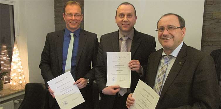 Bewährtes Führungstrio im Abwasserverband „Oberes Nettetal“ Verbandsvorsteher Johannes Bell (Mitte) mit seinen stv. Verbandsvorstehern Bürgermeister Gerd Heilmann (rechts) und Bürgermeister Jörg Lempertz.