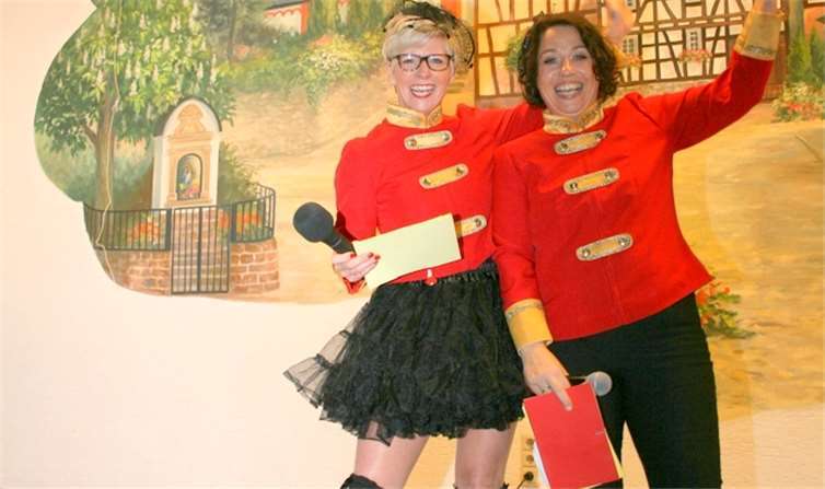 Bewährtes Team: Marion Götte und Alexandra Dierschkeführten wieder souverän durchs Programm.