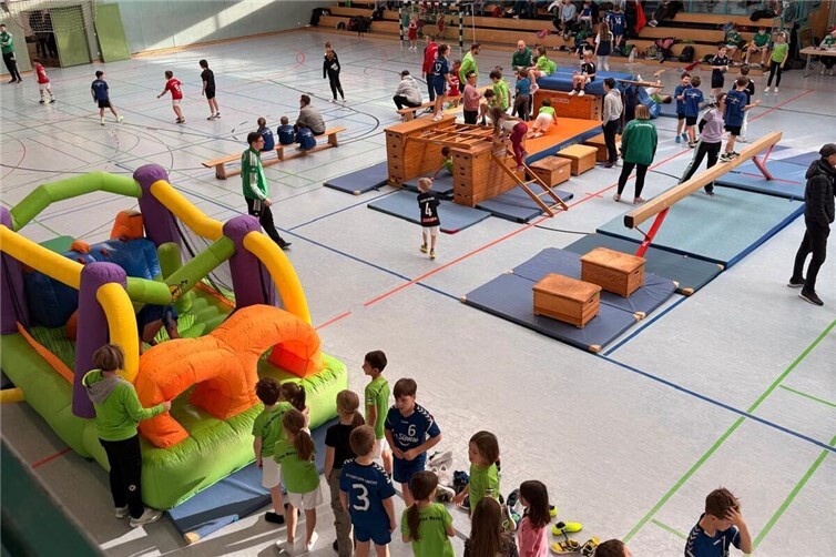 Bewegungsparcours und Handballfreuden in Bassenheim.