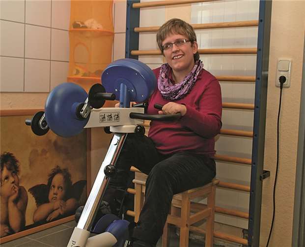 Bewohnerin Sandra konnte das Motomed bereits testen.