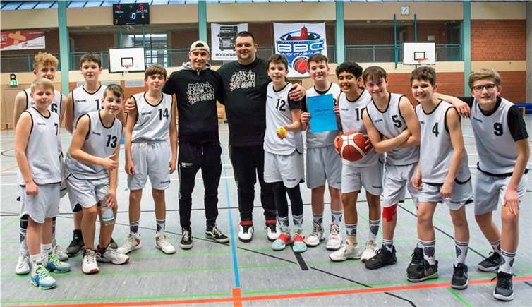 Bezirks-Vizemeister der U 14 Basketballer: TuS Treis-Karden. Fotos: Ferrlein