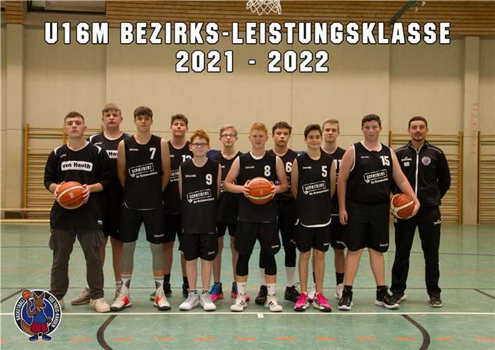 Bezirksligamannschaft U 16 männlich des TuS Treis-Karden mit Trainer Niels Dahlem.