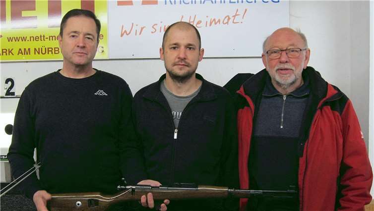 Bezirksmeister mit dem Ordonnanzgewehr Gerd Stenzel, Markus Schäfer und Bernd Eisbach. privat