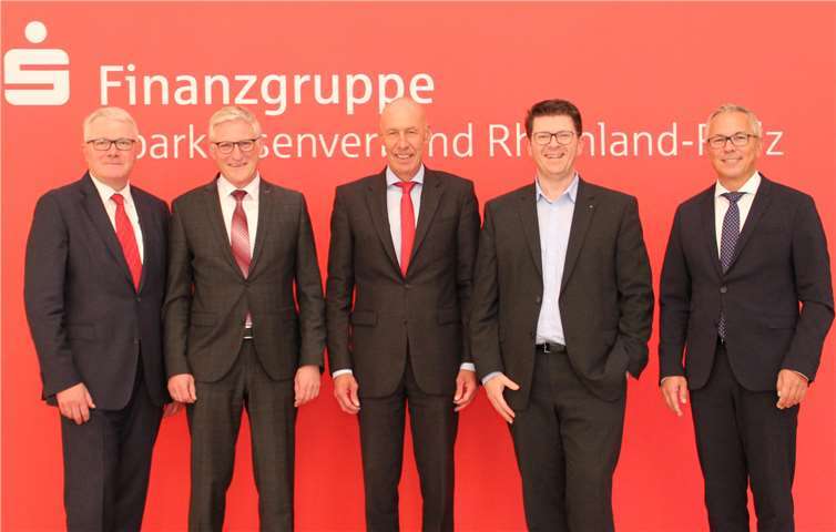 Bezirksobmann Nord Edmund Schermann (von links), stellvertretender Landesobmann Dieter Zimmermann, Landesobmann Siegmar Müller, Bezirksobmann Süd Bernd Jung, stellvertretender Bezirksobmann Süd Andreas Ott