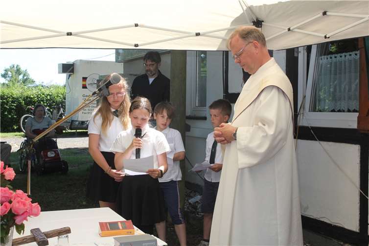 Bezirkspräses Diakon Wolfgang Kader feierte die Messe.