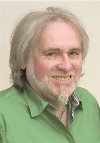 BfS-Kandidat Karl-Heinz Peter fragt nach den Gründen für die Verzögerung beim Erlass der Bescheide. privat