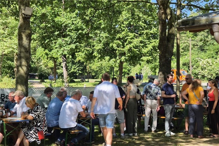 Ehrenamtliches Engagement beim Heddesdorfer Pfingstritt 2024 erleben
