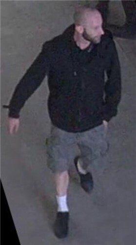 Fahndung nach brutalem Angriff vor einer Tankstelle 