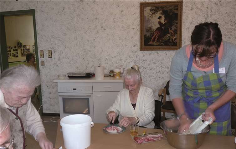 Förderverein sponsert Backofen auf Rädern 