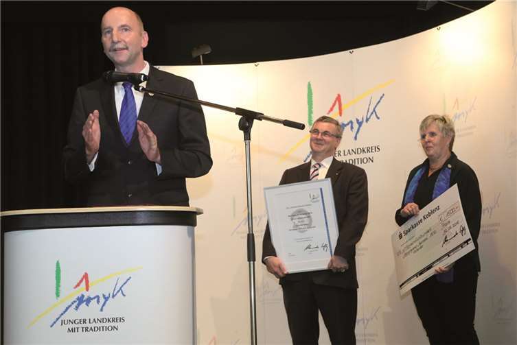 Landrat Dr. Saftig verleiht Kulturförderpreis an den GV Germania 