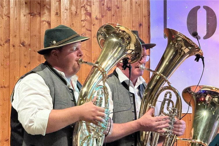 Ausverkauftes Haus und musikalische Überraschung beim Böhmischen Vergnügen 