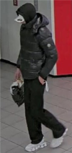 Köln: Falsche Polizistin: Seniorin um 4.000 Euro betrogen 