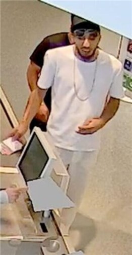Foto-Fahndung: Zwei Männer nach Überfall auf Drogerie gesucht 