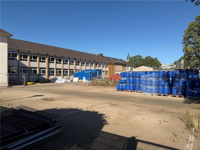 Abrissarbeiten an der Grundschule Bad Neuenahr geht voran 
