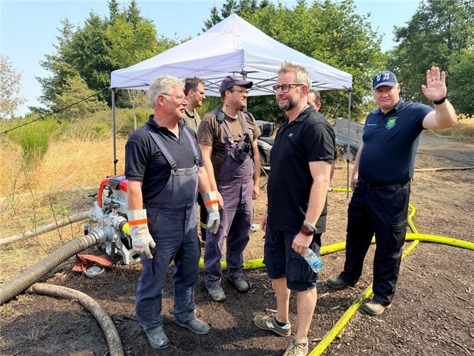 Waldbrand bei Langscheid: Löscharbeiten werden am Samstag fortgesetzt 
