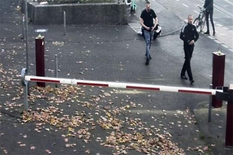 Fahndung in Köln: Brutaler Angriff an Haltestelle 