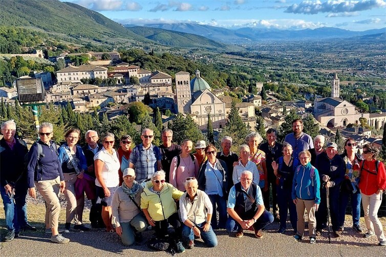 Spirituelle Pilgerwanderwoche in Assisi: Impulse und Gemeinschaft erleben 