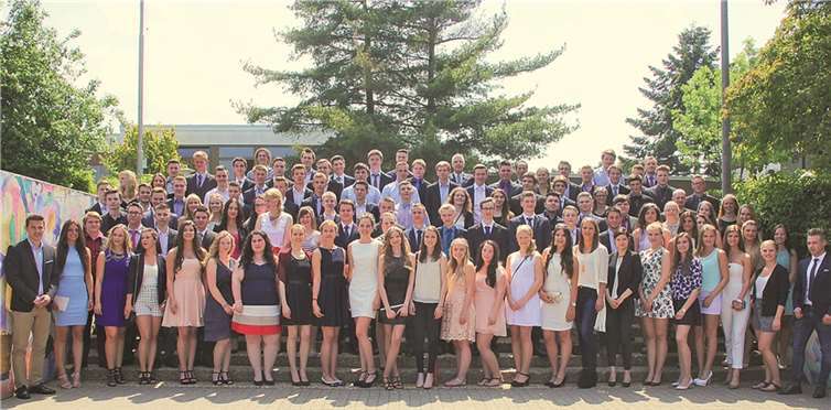 Schüler haben Abiturzeugnisse erhalten 